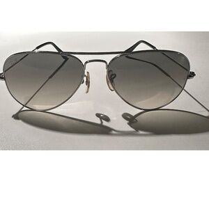 Silver tone Ray Ban Aviator Sunglases